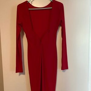 Fitted midi red dress